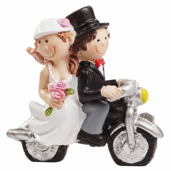 Hochzeitspaar mit Motorrad